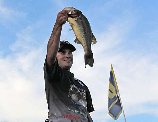 <p>Chris Molineaux of Rhode Island is second in the Eastern division with 9 pounds, 5 ounces.</p>
