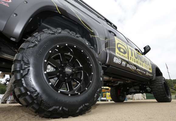 <p>The Ultimate Fishing Tundra includes Fox shocks and a TRD Big Brake kit.</p>

