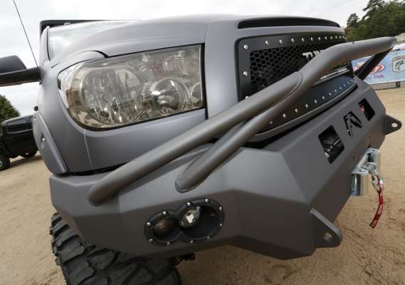<p>The Ultimate Fishing Tundra comes with a custom Fab Four pre-runner style front bumper.</p>
