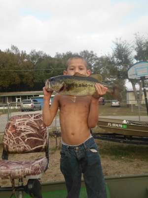 <p>
	He may only be 6 years old, but Jonathan can already catch âem!</p>
