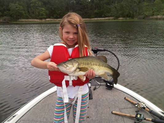 <p>
	Hannah G caught this big bass on Alabamaâs Lake Guntersville.</p>
