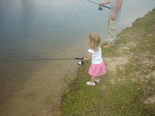 <p>
	Todie Jorgancierski is teaching his âbaby girlâ fishing at a young age. Looks like sheâs doing pretty well!</p>
