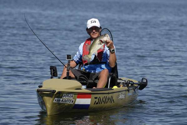 <p>DUTCH STYLE: Johan van Kooten, representing the Netherlands, caught over twenty bass during Day Two.</p>

