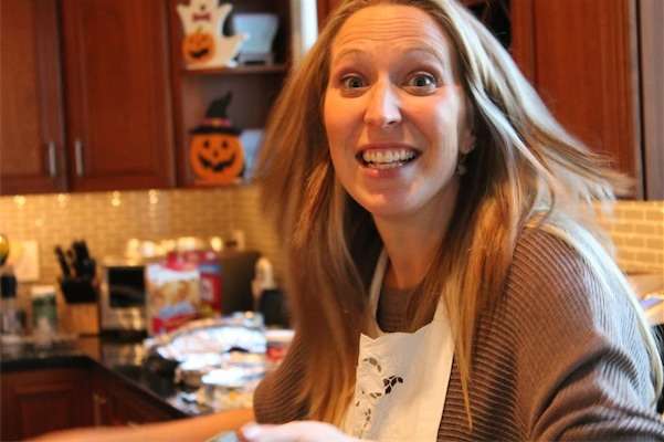 <p>...things are a little hectic around here...Michael's wife Becky, or Beckonelli as I call her is running around managing turkey, kids, family...this is her first time hosting Thanksgiving Dinner and she has to do it with me sticking a camera in her face...</p>
