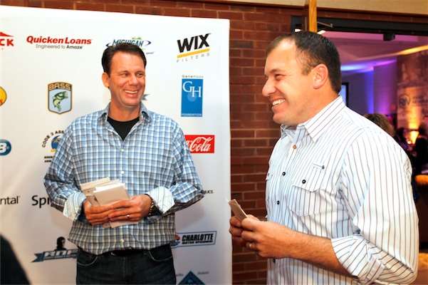 <p>Ryan Newman (right) shares a laugh with Elite Series pro Kevin VanDam.</p>
