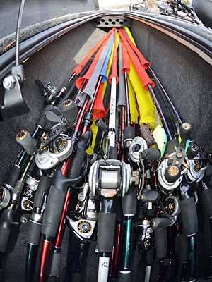 His go-to reels are Abu Garcia Revo variants and his rods are Abu Garcia Vengeance, Vendetta, Veracity and Veritas.