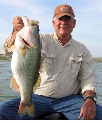 <p><strong>Gene Persyn</strong><br />
	11 pounds, 13 ounces<br />
	Falcon Lake, Texas<br />
	Zoom Mag Super Fluke (Mardi Gras)<br />
	 </p>
