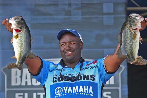 <p><strong>9A. Monroe catches 100 pounds</strong></p>
<p>Ish Monroe had been there before. In fact, he was the first Elite Series entry into the Century Club when he won the debut Elite event in 2006 on Lake Amistad, cracking 100 pounds in the process and putting his name in the bass fishing history books as the first Elite champ. Big weights in slugfest tournaments are not new to Monroe.</p>
