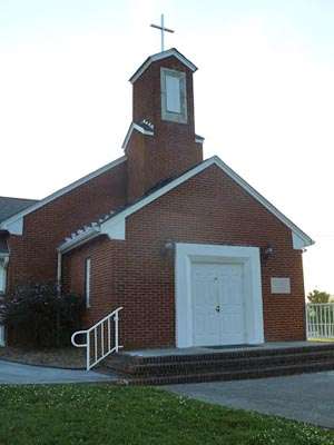 <p>Come to the quiet country roads that make up most of America in-between the interstates. Like here, to the Mt. Zion Methodist Church, built in 1905 and once again in 1962. Here, every tournament morning the members of this small congregation got up early â¦</p>
