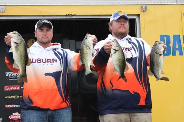 <p>Briggs Defoor and Brandon Worthey of Auburn sit in 7<sup>th</sup> after Day One with 14-12.</p>
