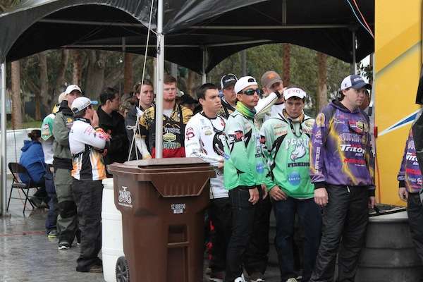 <p>The anglers are ready to get the weigh-in started. </p>
