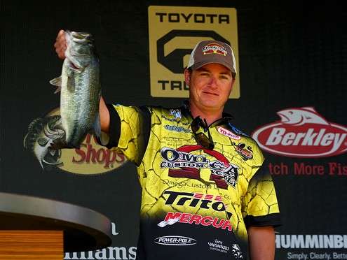<p> </p>
<p>Derek Remitz (30)</p>
<p>Grant, Ala.</p>
<p>Elite Bassing Average: 4.6056</p>
<p>Elite pro since 2007</p>
<p>No one has had a better Elite debut than the "Wolverine." He won his first Elite tournament in 2007 on Lake Amistad and backed it up with a second place finish at the next event on the California Delta on his way to the Rookie of the Year award.</p>
