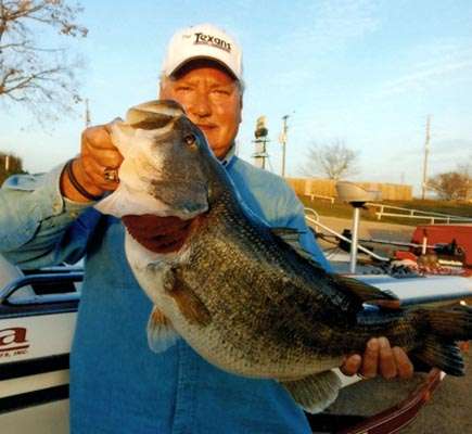 <p><strong>Jerry Hudnall</strong></p>
<p>11 pounds, 8 ounces</p>
<p>Lake Fork, Texas</p>
<p>1/2-ounce Booyah Boogee (limesicle)</p>
