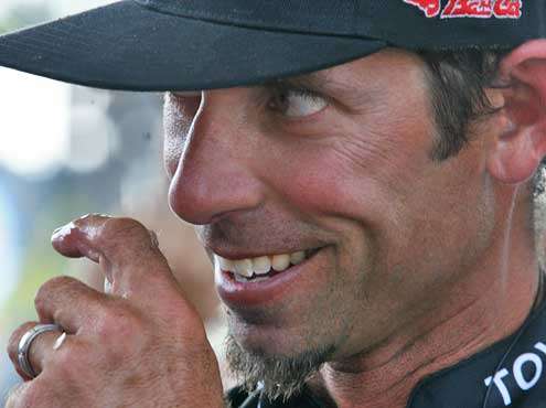 <p> </p>
<p>Michael Iaconelli (40)</p>
<p>Pittsgrove, N.J.</p>
<p>Elite Bassing Average: 4.8280</p>
<p>Elite pro since 2006</p>
<p>"Ike" has truly done it all in the world of bass fishing. He's won the B.A.S.S. Nation Championship (1999), the Bassmaster Classic (2003), the Angler of the Year award (2006), earned over $1 million in prize money and caught over 100 pounds in a tournament.</p>
