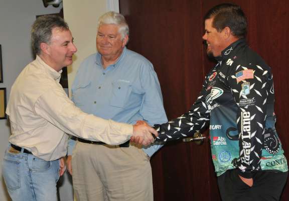 <p>Bassmaster Elite Series pro Mark Menendez was passing through town and stopped by the headquarters for a meeting. He and Lane visited for a few minutes.</p>
