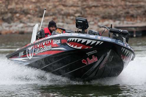 Mike Iaconelli powers up for a run to the next spot.

