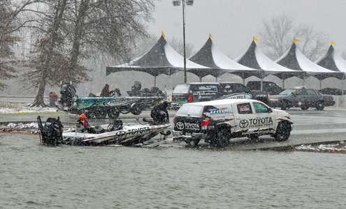 <p>As the snow accumulated, anglers began taking out of Grand early on the final practice day. With conditions set to be drasticaly different than today, some reported that there wasn't much sense putting in a full day in the freezing snow.</p>
