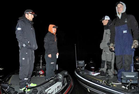 <p>OSU anglers Dustyn Pendergraft and Tyler Dennis talk with fellow OSU anglers.</p>
