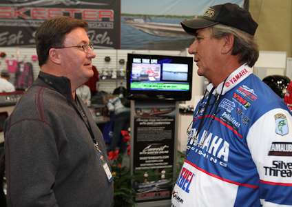 <p>Elite Series pro Zell Rowland talks topwater fishing in the Skeeter booth.</p>
