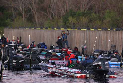 <p>Anglers crowded every nook and cranny of Big Toho Marina as Day Two was underway. </p>
