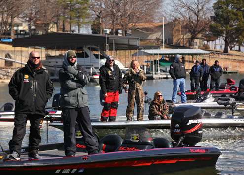 <p>The weather warmed in the afternoon, but spectators following Iaconelli stayed bundled up for the frequent boat rides.</p>
