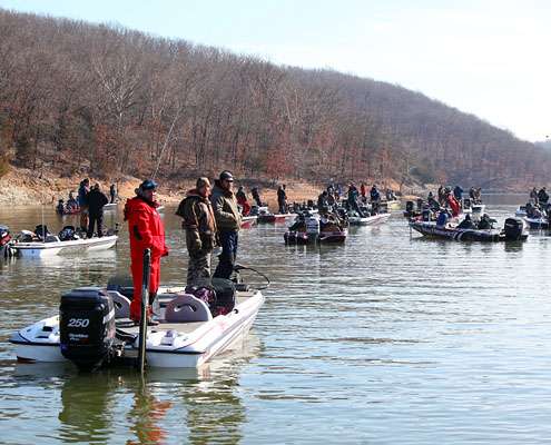 <p>At one point on Saturday, Iaconelli had at least 60 boats following his every move.</p>
