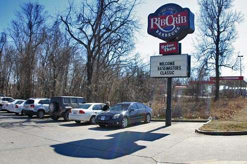 The busy Rib Crib eatery no doubt received some business from the hungry anglers and fans.