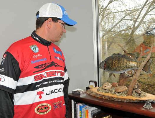 <p>Smallmouth are Pace's favorite fish to catch. "I guess it's because I don't get to fish for them back home," he said. This mount was given to Don Corkran, director of the B.A.S.S. Nation, by Bassmaster Elite Series pro Dave Smith.</p>
