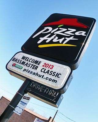 <p>Same with Pizza Hut for the anglers who just got off the water â a drive-thru supreme.</p>
