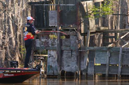 <p>Anglers like VanDam know that duck blinds sometimes hold bass. </p>
