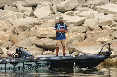 <p>Kelley Jaye has a short fish.  Not many being hooked in the later morning today.  42<sup>nd</sup> with 20-4.</p>

