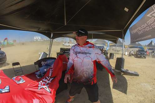 <p>The wind really started to kick up today at the Rigid Industries Falcon Slam. The Rigid booth was rocking all day but the wind added some sand as well.</p>
