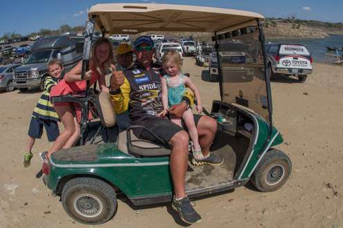 <p>The Bobby Lane family is loading up to head down the ramp. Lane is at 17th with 69-14 after Day Three.</p>
