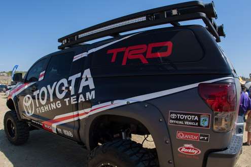 <p>This is one big Toyota Fishing Team truck!</p>
