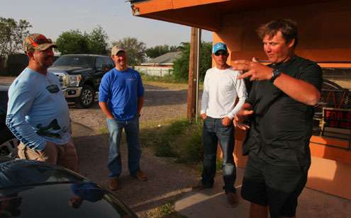 <p> </p>
<p>Cliff Crochet was telling big fish stories to three local anglers outside a local restaurant in Zapata. </p>
