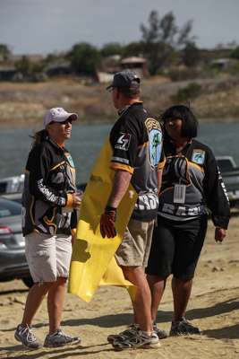 <p>B.A.S.S. staffers talk about the number of anglers still to weigh in.</p>
