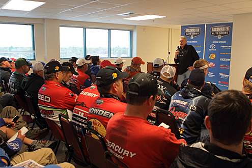 <p>Jerry leads the first meeting of the 2013 Elite Series season.</p>
