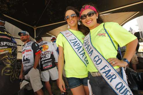 <p>Zapata County Fair Queens are at the weigh-in.</p>
