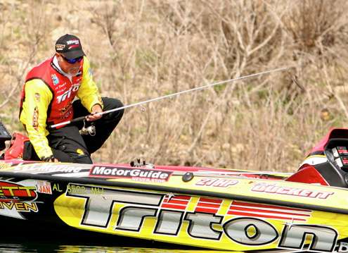 <p> </p>
<p>Duckett picks up another spinning rod and changes baits. </p>
