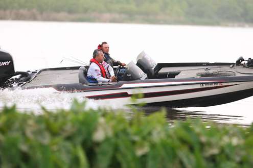<p>Tournament leader Mike Pedroza speeds to his first fishing location.</p> 
