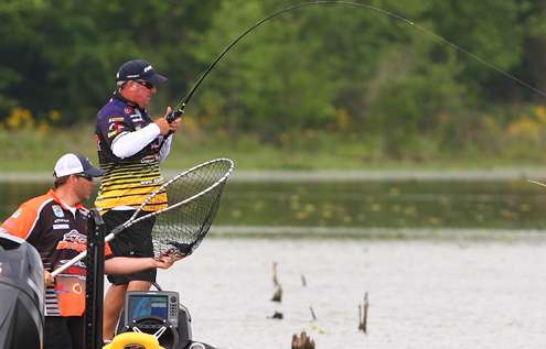 <p>The two anglers change duties as Tharp fights his best fish of the morning to the boat.</p> 