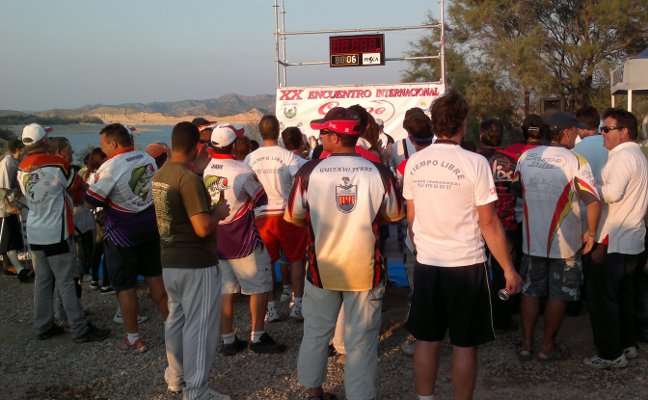 <p>Spanish anglers compete in the Caspe International in Saragossa.</p>

