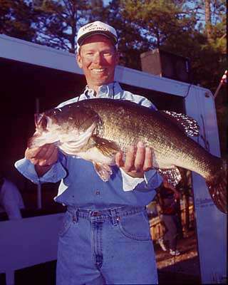 <p><b>4. What's the biggest bass you've ever caught?</b></p>
<p class=