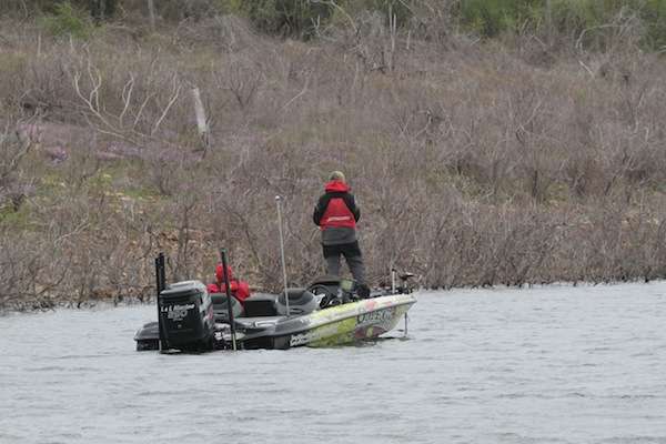 <p> </p>
<p>Derek Remitz works some shallow cover on Bull Shoals early on Day One of the Ramada Quest. </p>
