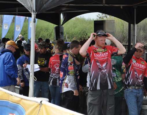 <p>Anglers line up for the final weigh-in of the Western Conference Regional.</p>
