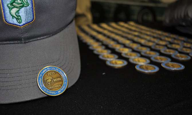 <p> </p>
<p>Competitors receive coins specially made for the occasion.</p>
