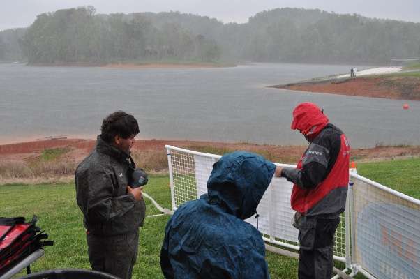 <p>It started pouring today at the first weigh-in of the 2013 B.A.S.S. Nation Southern Divisional in Dandridge, Tenn., just as the singing of the national anthem began.</p>
