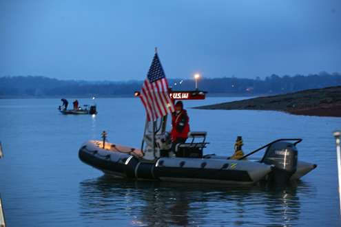 <p> </p>
<p> The BoatUS boat turns on itâs lights in preparation for the National Anthem.</p>

