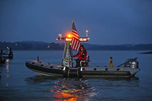 <p> </p>
<p>The BoatUS TowBoat attracts the attention of the competition for the National Anthem. </p>
