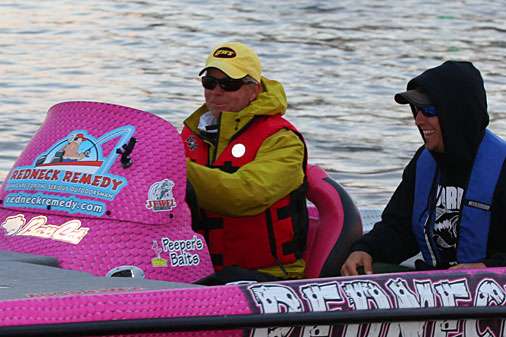 <p>Elite pro Kevin Short is easy to spot on Day One on the Red River.</p> 